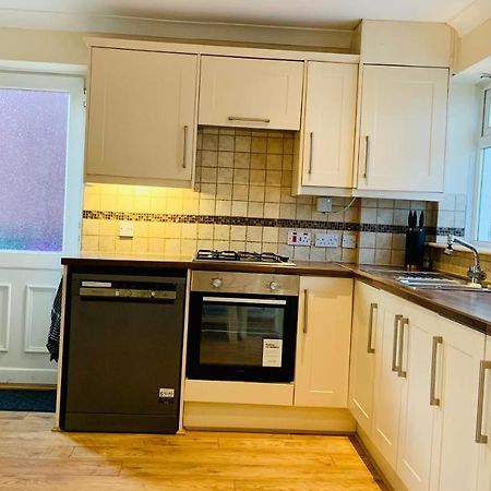 Homely Detached 3 Bedroom House Near Sheffield Rotherham Exterior photo